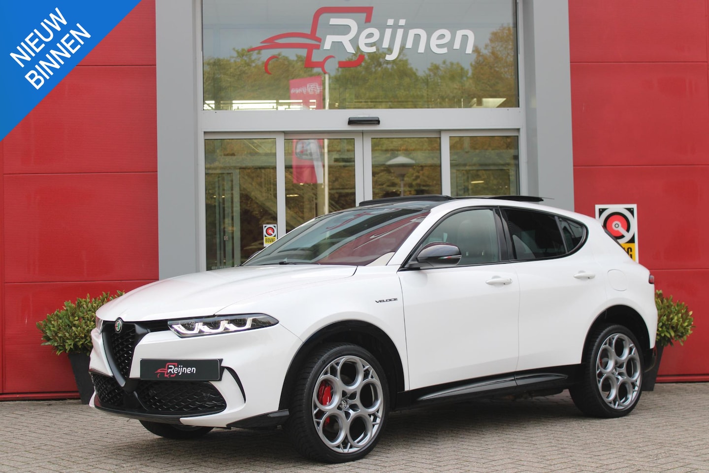 Alfa Romeo Tonale - 1.3T 280PK PHEV VELOCE | PANORAMISCH SCHUIF/KANTEL DAK | PREMIUM PACK: LEDEREN BEKLEDING/G - AutoWereld.nl