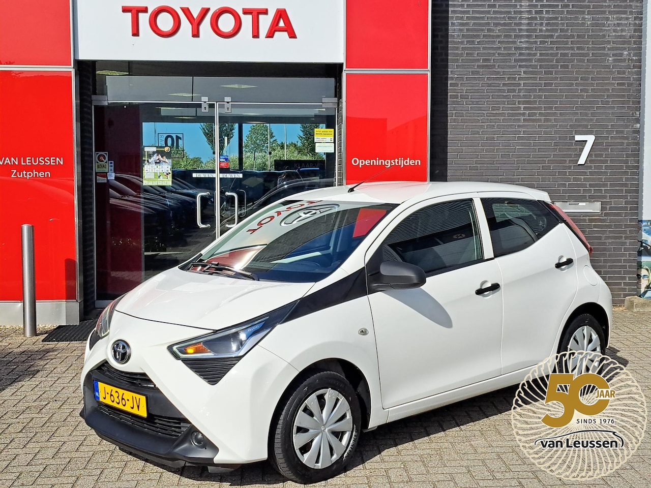 Toyota Aygo - Fun AIRCONDITIONING BLUETOOTH SPEEDLIMITER - AutoWereld.nl