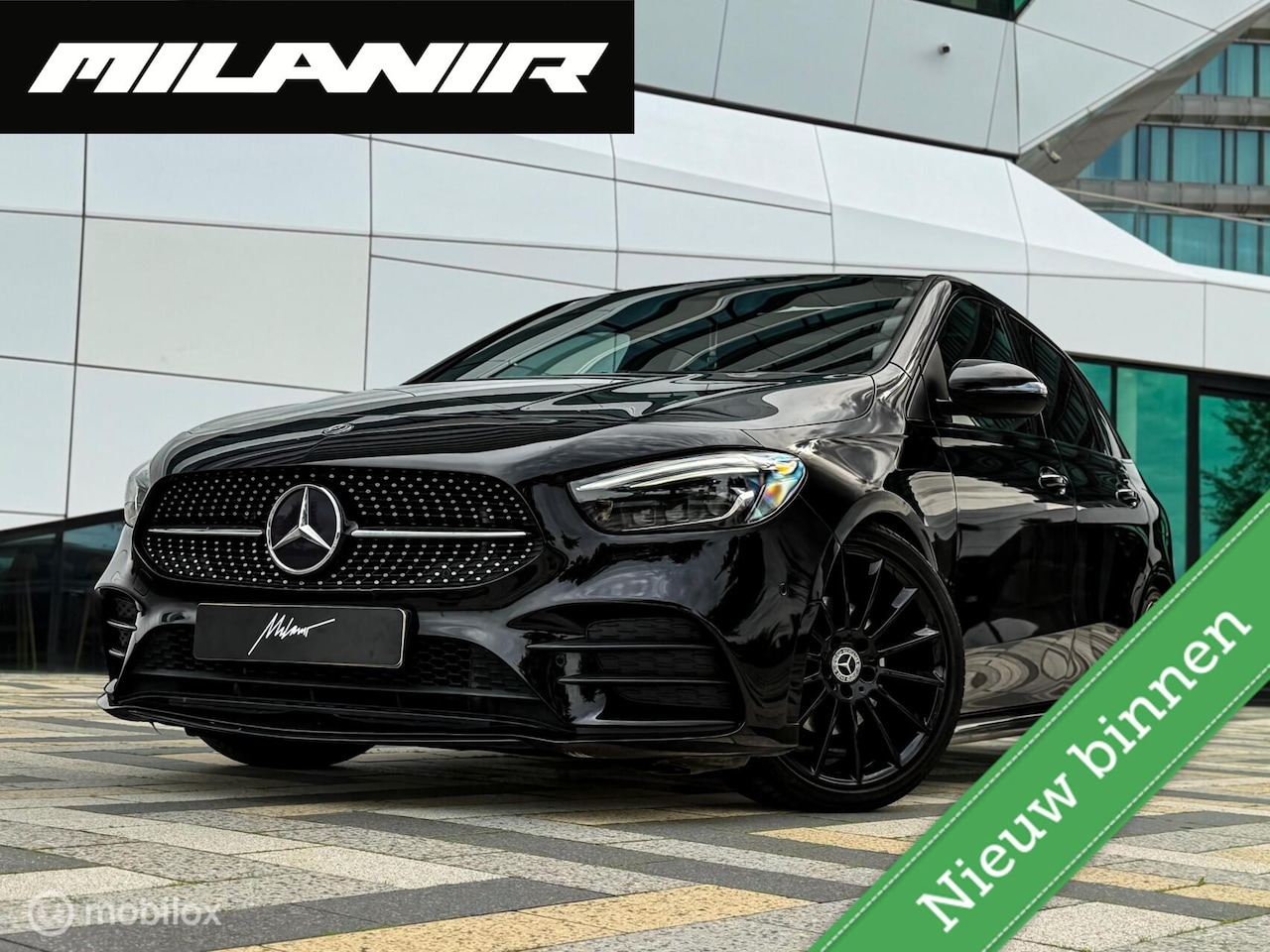 Mercedes-Benz B-klasse - 180 AMG Line |Pano |Memory |Sfeer |Carbon - AutoWereld.nl