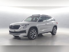 Skoda Kodiaq - 1.5 TSI 150pk Sportline Business DSG / Panoramadak / Stoelverwarming / Camera / Elek. vers