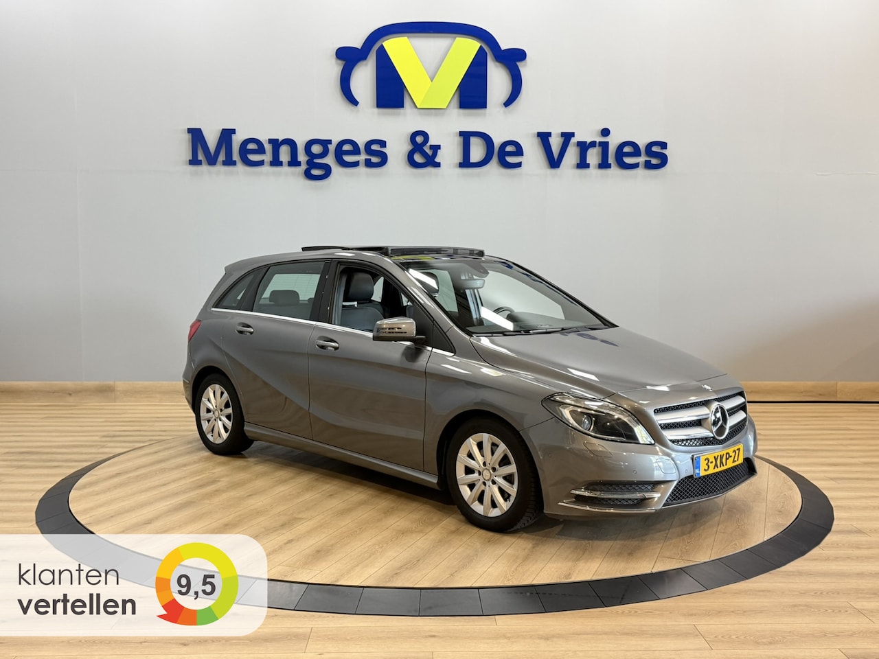 Mercedes-Benz B-klasse - 180 Ambition Airco | Panoramadak | Xenon | Trekhaak | Stoelverwarming | Parkeersensoren | - AutoWereld.nl