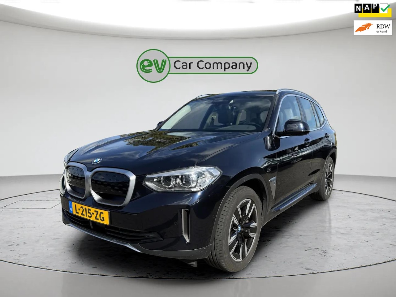 BMW iX3 - Executive 80 kWh | SOH 97% | Panoramadak | Trekhaak | Memory Seats | Camera | CarPlay | 1e - AutoWereld.nl