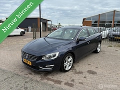 Volvo V60 - 2.4 D5 Ocean Race schuifkantel Clima Cruise Navi