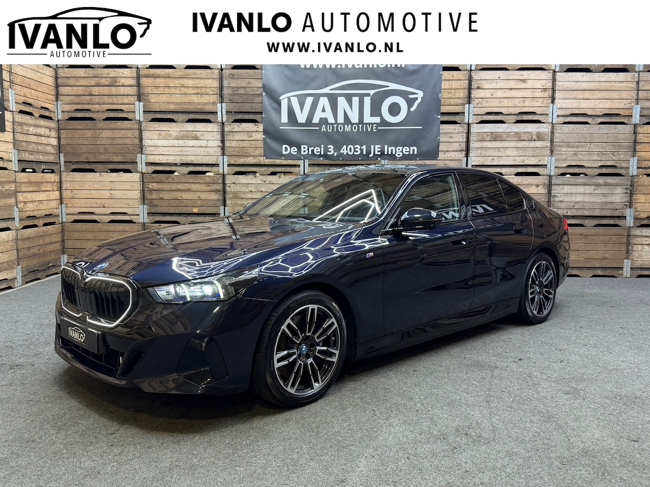 BMW i5 - EDrive40 84 kWh Pro B&W M-Sport Pano iconic grill LED Navi Memory 19"LM - AutoWereld.nl