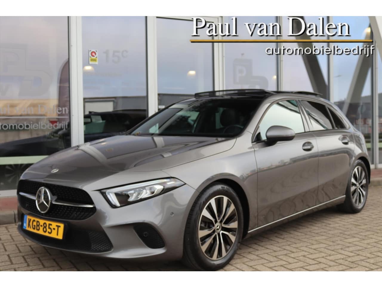 Mercedes-Benz A-klasse - A180 136PK AUTOMAAT LUXURY LINE Panodak | Groot Navi | Adapt.Cruise | Camera | Leer | Led - AutoWereld.nl