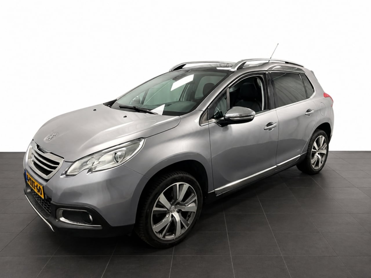 Peugeot 2008 - ALLURE 1.6 VTi Panodak | Leer bekleding | Trekhaak - AutoWereld.nl