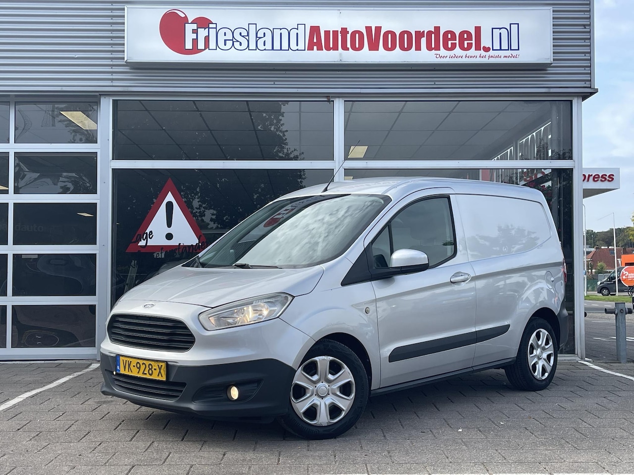 Ford Transit Courier - 1.5 TDCI Trend | Airco | MARGE - AutoWereld.nl