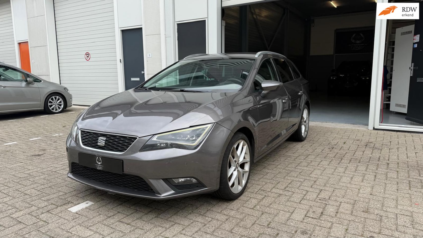 SEAT Leon ST - Fr DSG - Led - Camera -Navi 1.6 TDI Style Connect - AutoWereld.nl