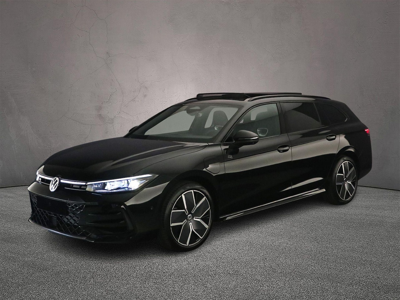 Volkswagen Passat Variant - R-Line Edition 1.5 TSI eHybrid 272pk DSG Automaat Trekhaak, Black Style, Panoramadak, Adap - AutoWereld.nl