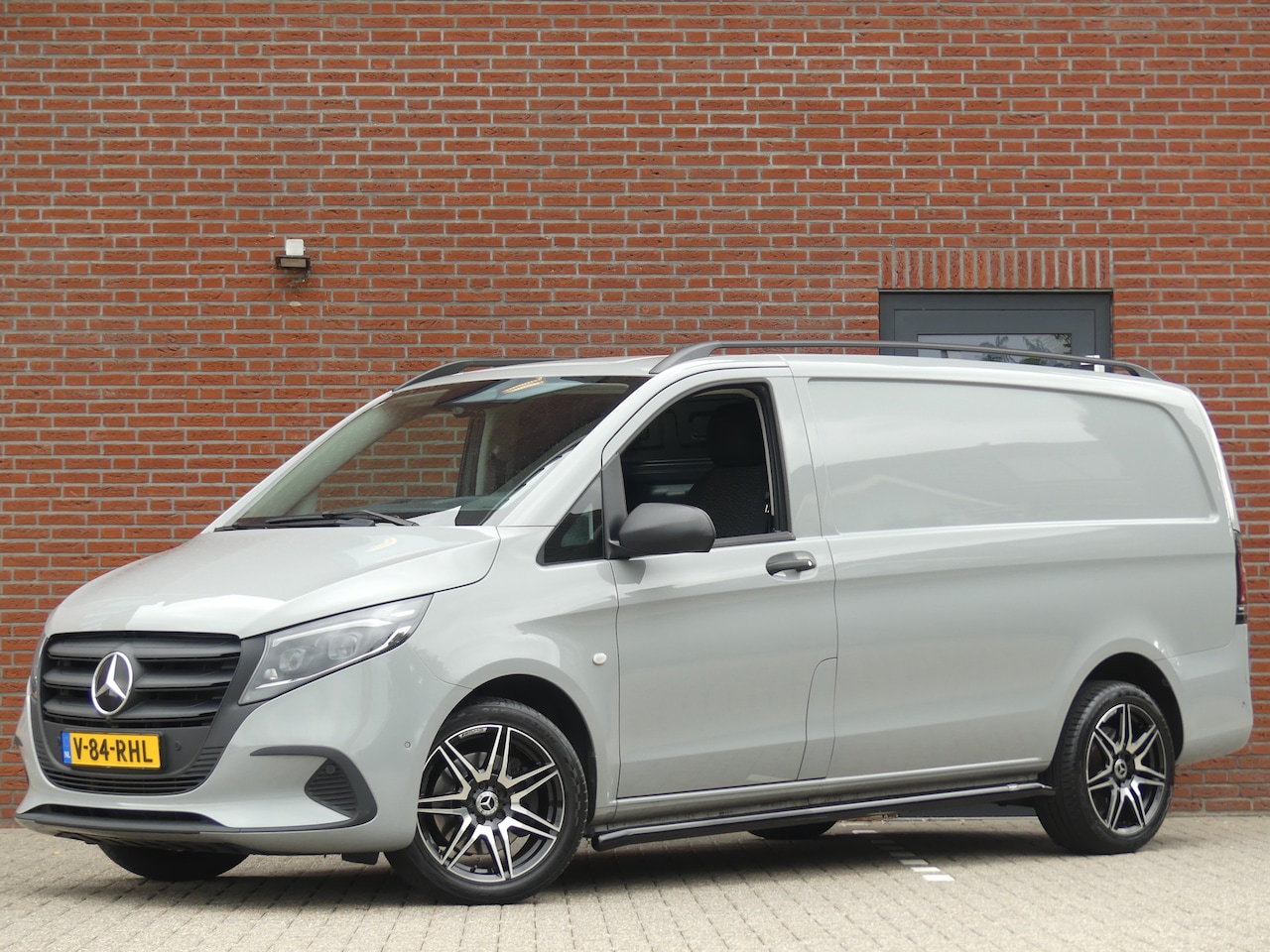 Mercedes-Benz Vito - 119 CDI LANG PDC/Camera/LED/Navigatie - AutoWereld.nl