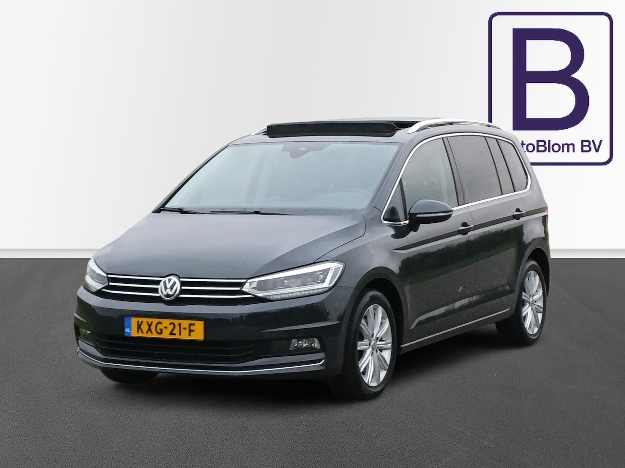 Volkswagen Touran - 1.4 TSI Highline /Pano/Clima/Ergo/100% onderhouden/LED/ - AutoWereld.nl
