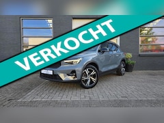 Volvo XC40 - 2.0 B3 Plus Dark Mild Hybride