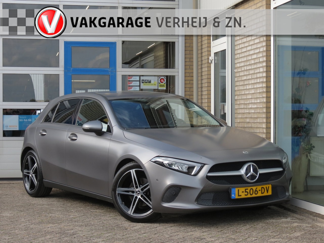 Mercedes-Benz A-klasse - 180 7G-DCT Business Solution Automaat|Wide Screen|CarPlay|Navi|Clima|Winter Pakket|MAGNO K - AutoWereld.nl