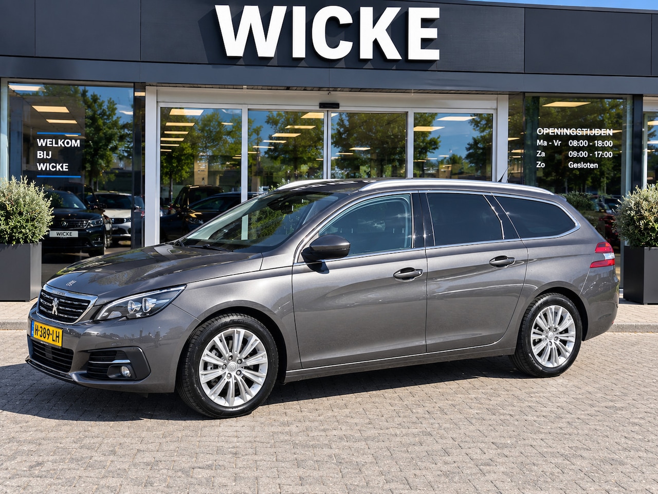 Peugeot 308 SW - 1.2 PureTech Blue Lease Premium Panorama Trekhaak - AutoWereld.nl
