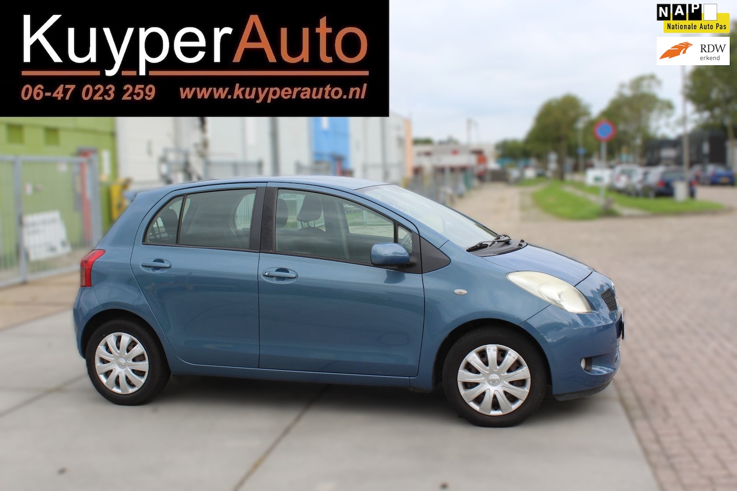 Toyota Yaris - 1.3 VVTi Sol MMT automaat nap 1E EIG,AIRCO 5 DRS TREKHAAK - AutoWereld.nl