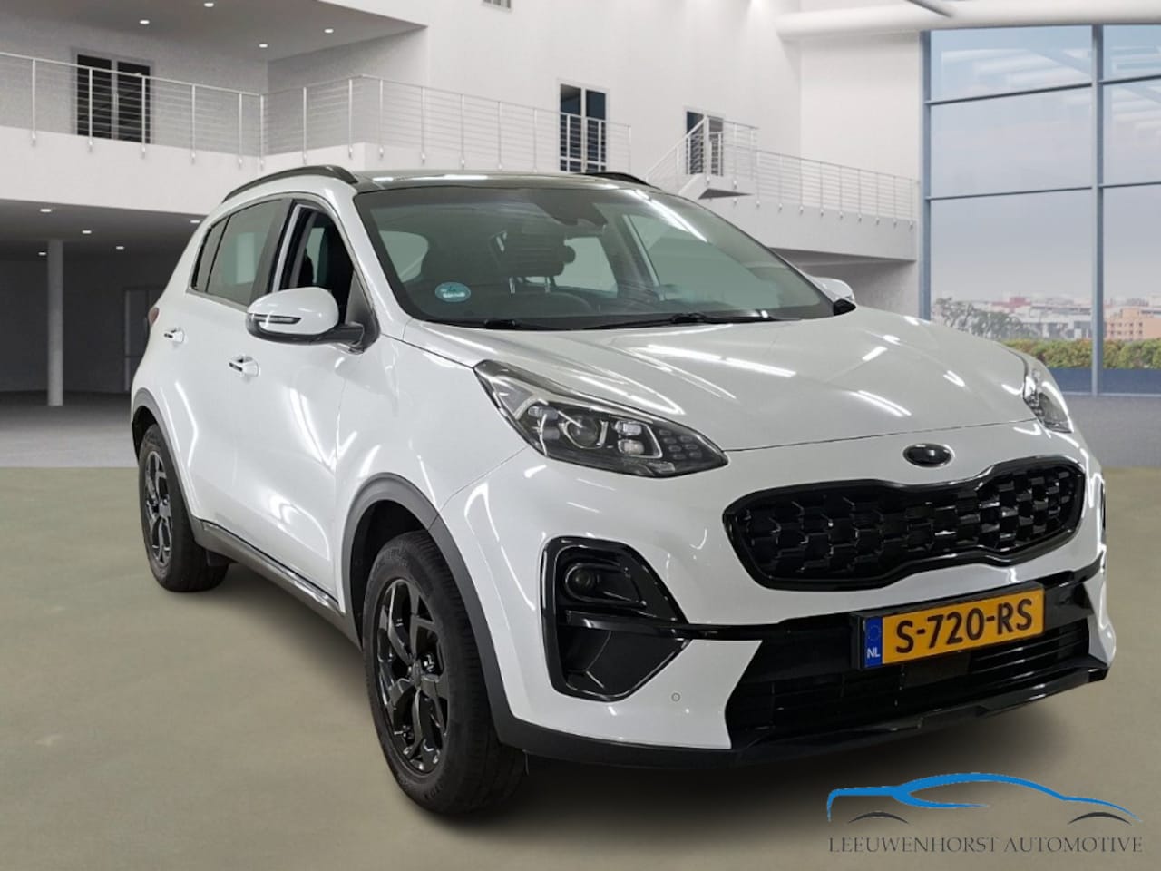 Kia Sportage - 1.6 GDI DynamicLine 1.6 GDI DynamicLine, facelift model, pano, navi, clima, cruise, trekhaak, dealerauto - AutoWereld.nl