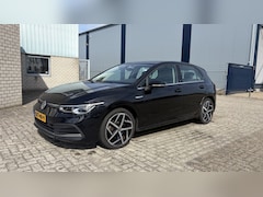 Volkswagen Golf - 1.5 eTSI Automaat allesomvattend STYLE Pakket