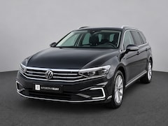 Volkswagen Passat Variant - 1.4 TSI PHEV GTE | Matrix | Leer | Sfeerverlichting | Camera | Mangangrau Metallic