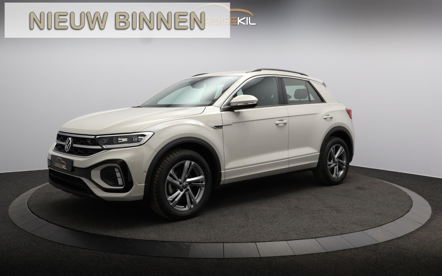 Volkswagen T-Roc - 1.0 TSI R-Line Dealeronderh. / Stoelverwarming / Smartphone Integratie / Parkeerhulp voor- - AutoWereld.nl