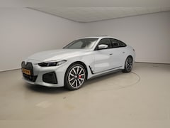 BMW i4 - Gran Coupé eDrive35 | M-Sportpakket | LED | Leder | Navigatie | Schuifdak | Trekhaak | Spo