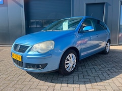 Volkswagen Polo - 1.6-16V Cross, Clima, Cruise, Camera