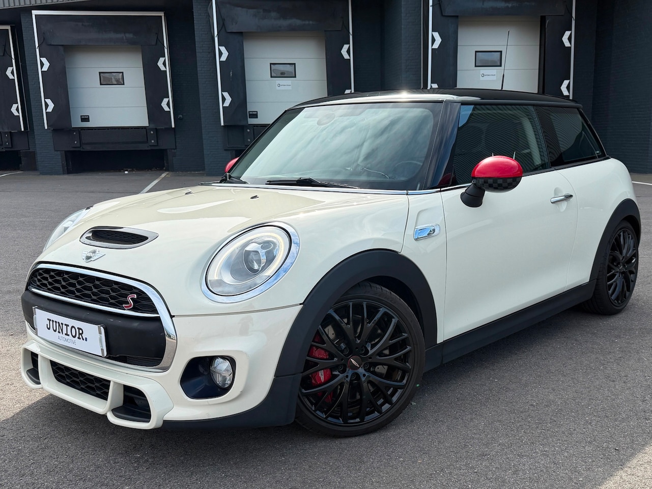 MINI 3-Deurs - 2.0 Cooper S Pepper JCW/240PK/REMUS/CRUISE/CLIMA/NAVI - AutoWereld.nl