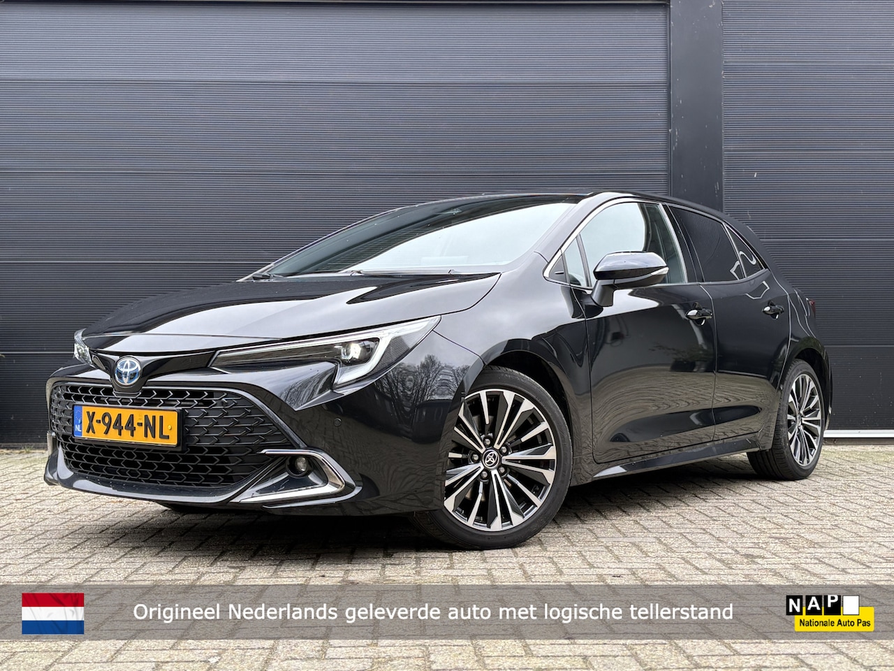 Toyota Corolla - Hybrid 200 Business Plus | Facelift | Navigatie | NL-auto - AutoWereld.nl