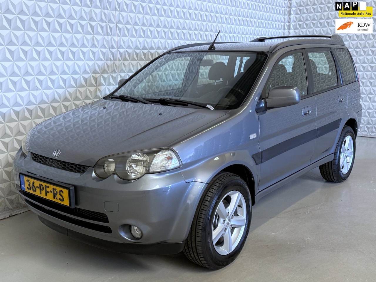 Honda HR-V - 1.6i 2WD in goede en nette staat! 194.000km (2004) - AutoWereld.nl