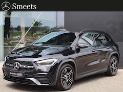 Mercedes-Benz GLA-Klasse - 200 Business Solution AMG l Trekhaak l Keyless l Panoramadak l Ambiente lichtpakket