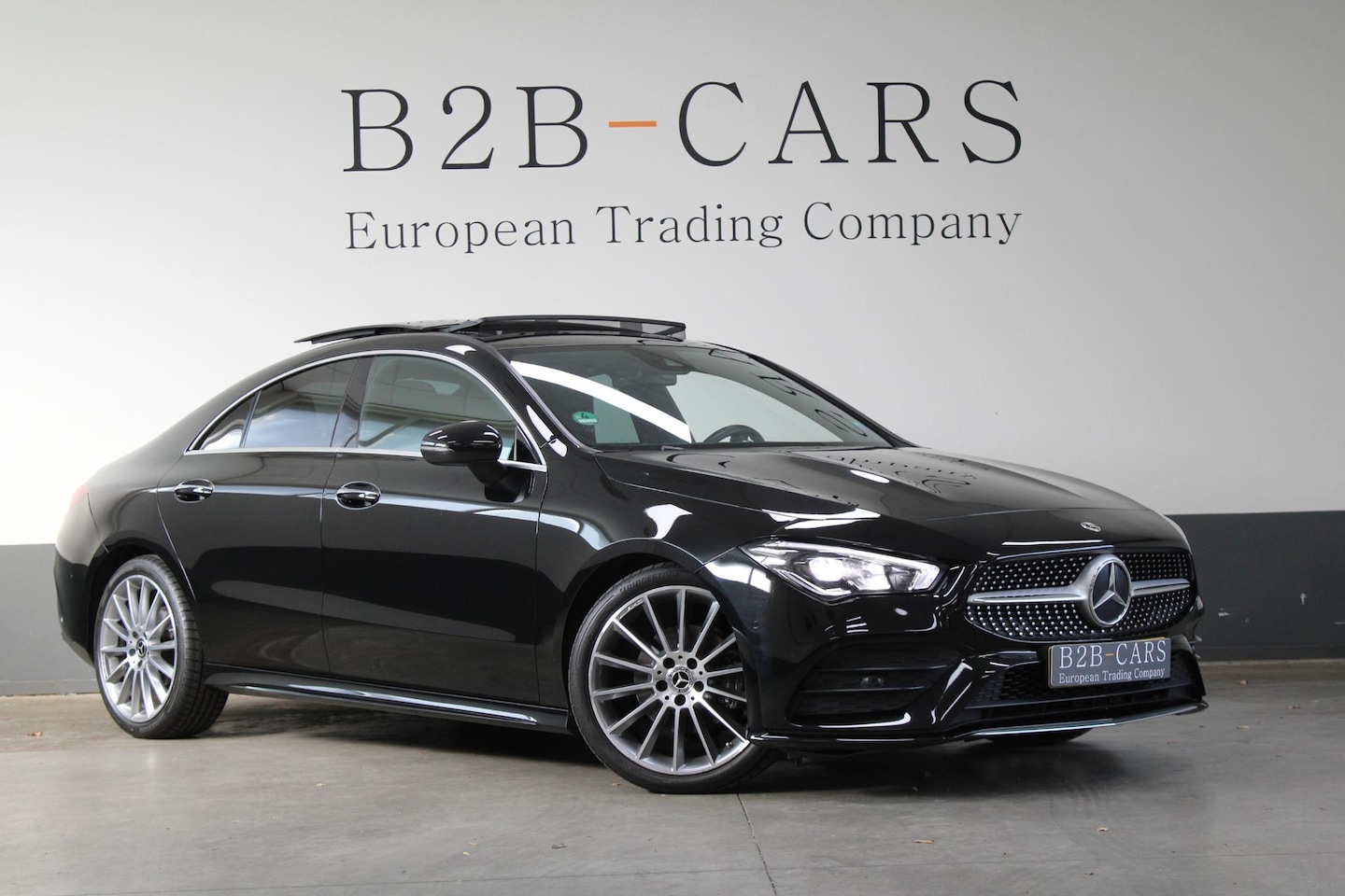 Mercedes-Benz CLA-Klasse - 180 d AMG | Panorama | LED | Stoelverwarming | DAB | Sfeerverlichting - AutoWereld.nl