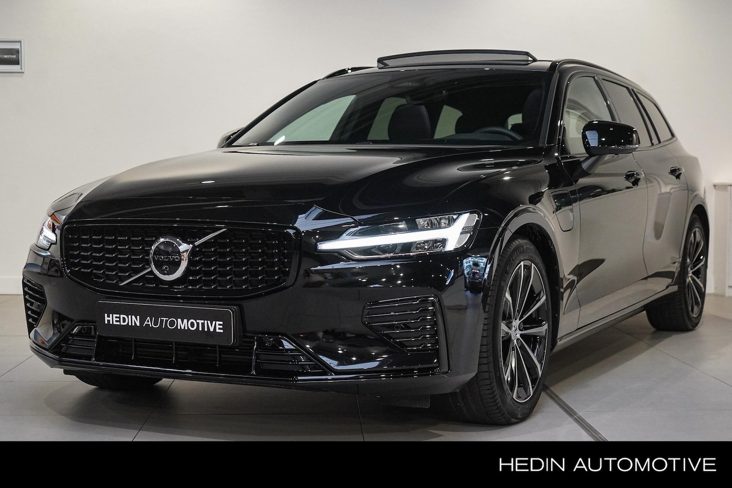 Volvo V60 - T8 Plug-in hybrid AWD Ultra Dark 455pk - AutoWereld.nl