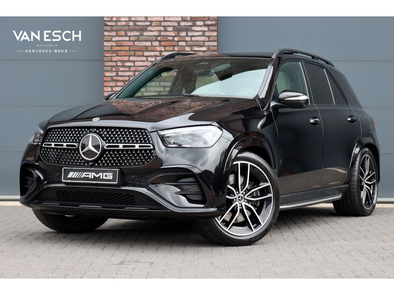Mercedes-Benz GLE-Klasse - 400 e 4MATIC AMG Line | Luchtvering | Distronic | Burmester | Verwarmd Stuurwiel | Panoram - AutoWereld.nl