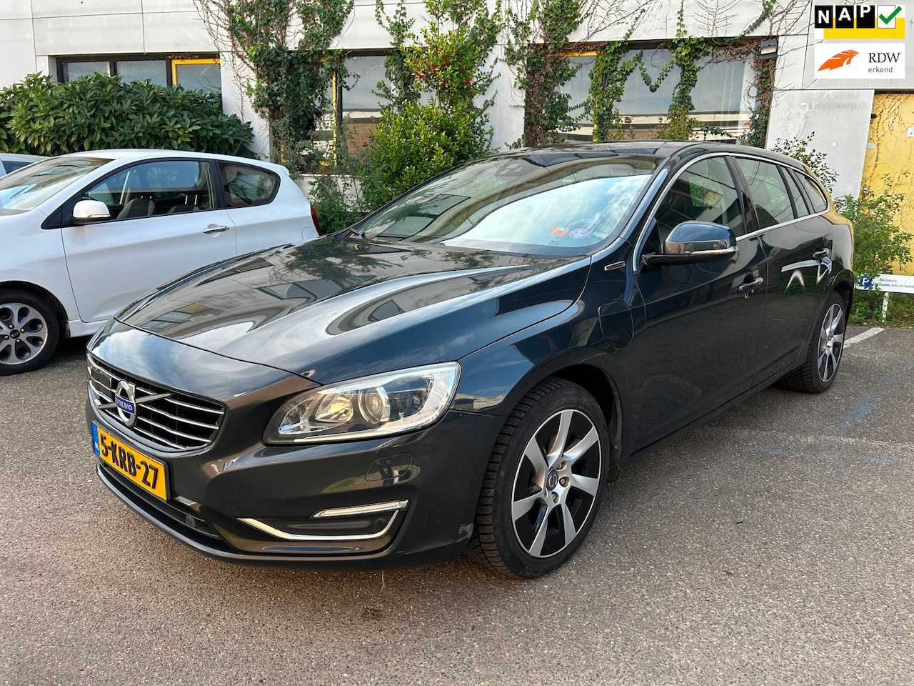 Volvo V60 - 2.4 D6 AWD Plug-In Hybrid Summum / Full options - AutoWereld.nl