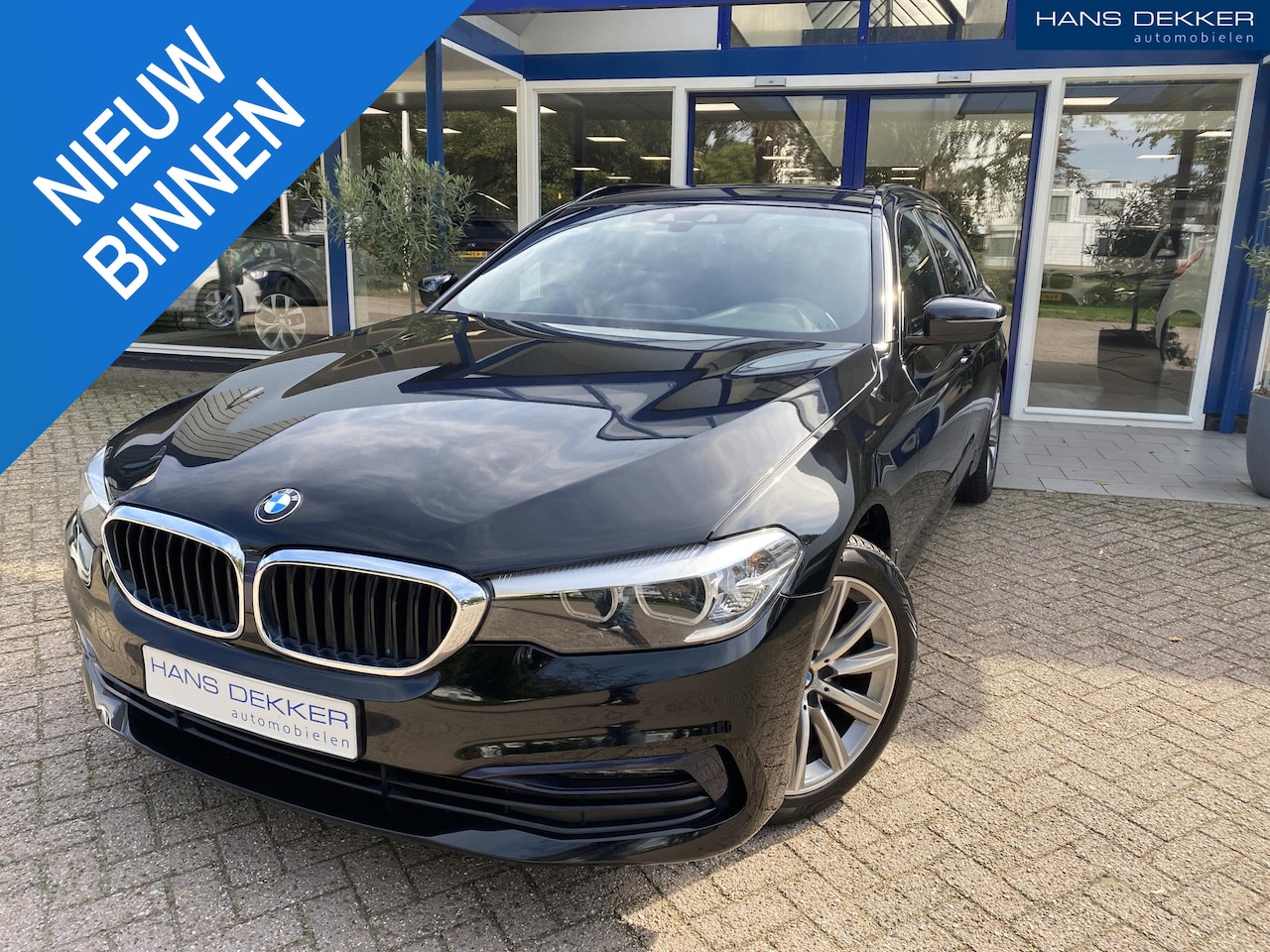 BMW 5-serie Touring - 520i Corporate Lease Executive Elek trekhaak / Sport Stoelen / Camera / Elek trekhaak / 18 - AutoWereld.nl