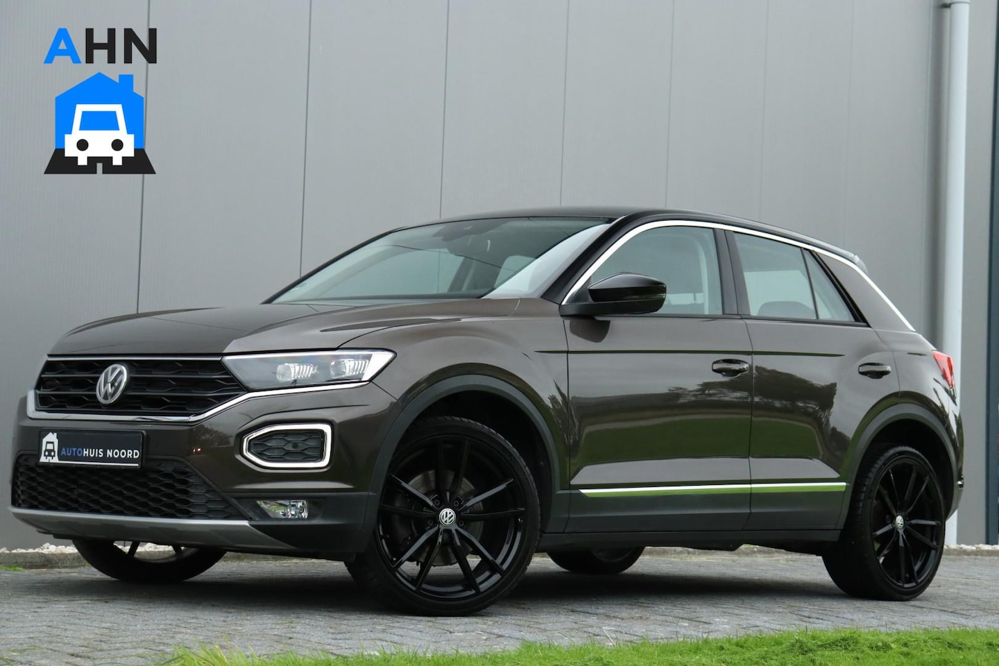 Volkswagen T-Roc - 1.5 TSI Style / 150PK / DSG / Navi / Camera / Virtual Cockpit / Trekhaak / 19"! - AutoWereld.nl