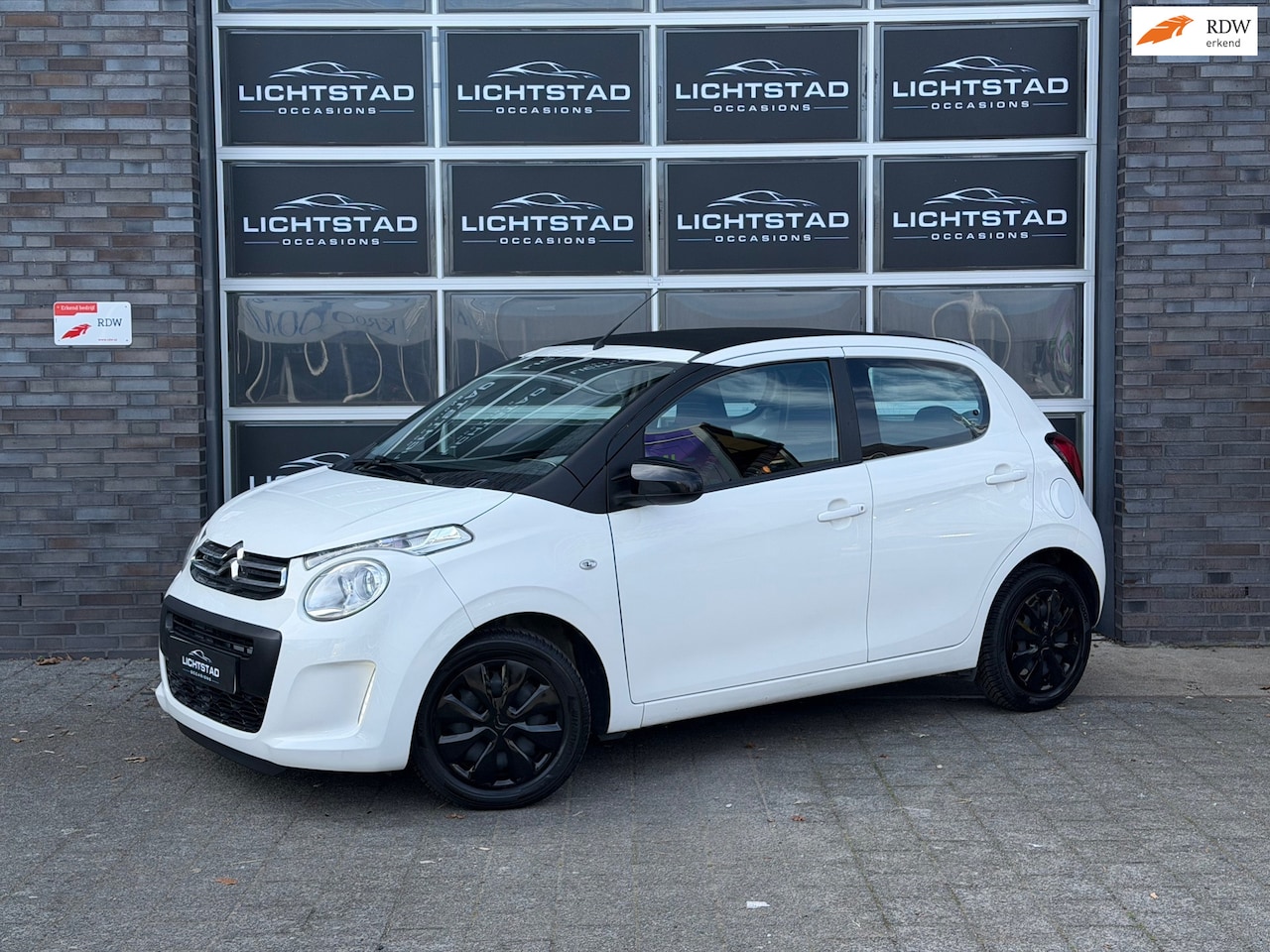 Citroën C1 - 1.0 e-VTi Shine CABRIODAK CARPLAY CRUISE ELEKTRISCHE RAMEN APK ONDERHOUD - AutoWereld.nl