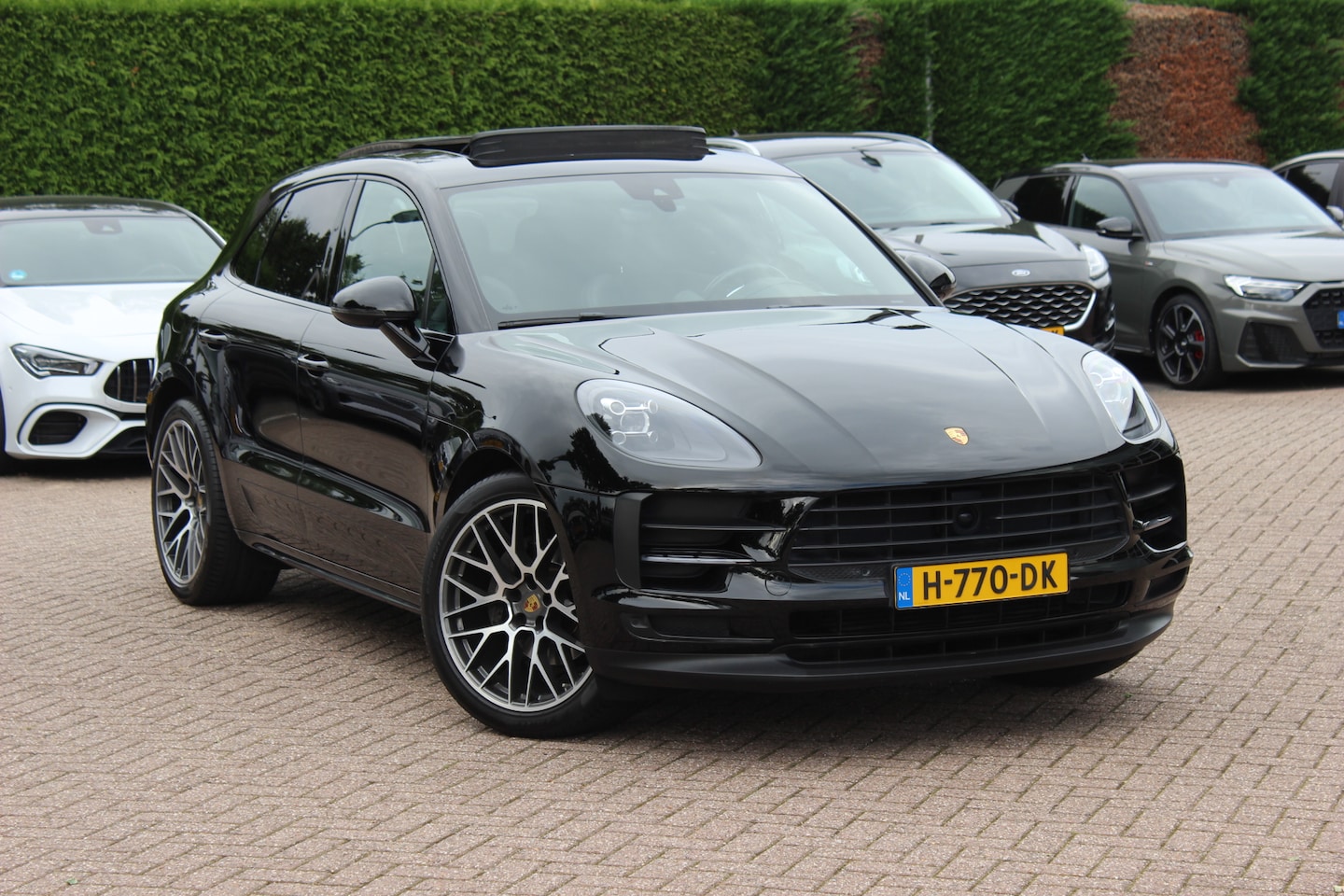 Porsche Macan - 2.0 / Trekhaak / Panoramadak / Camera / Adaptieve Stoelen / Luchtvering / 21'' / Bose / Sp - AutoWereld.nl