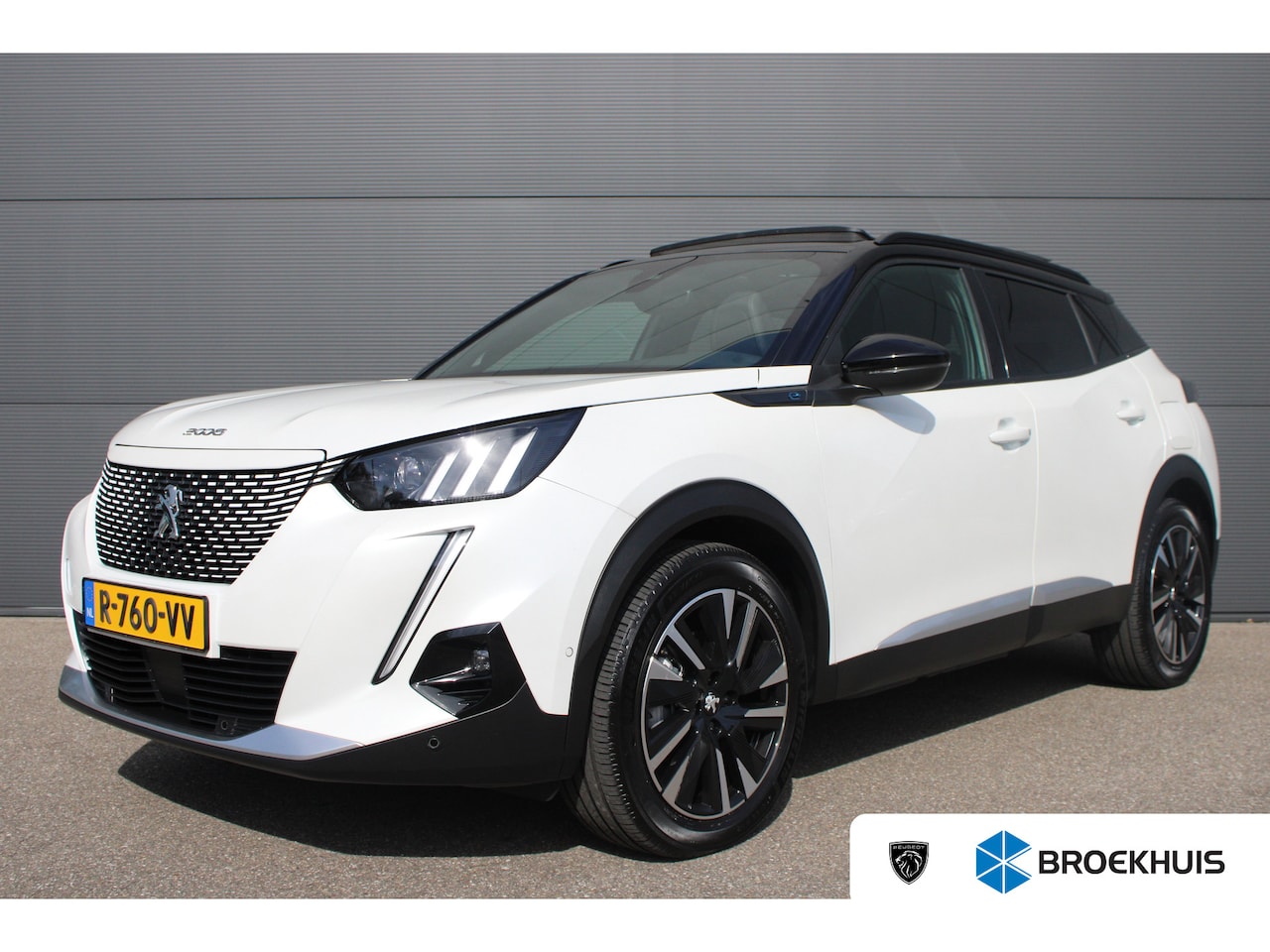 Peugeot e-2008 - EV GT Pack 50 kWh | Fase 3 laden | SOH 97,50% | Panorama/schuifdak | Lederen bekleding | S - AutoWereld.nl