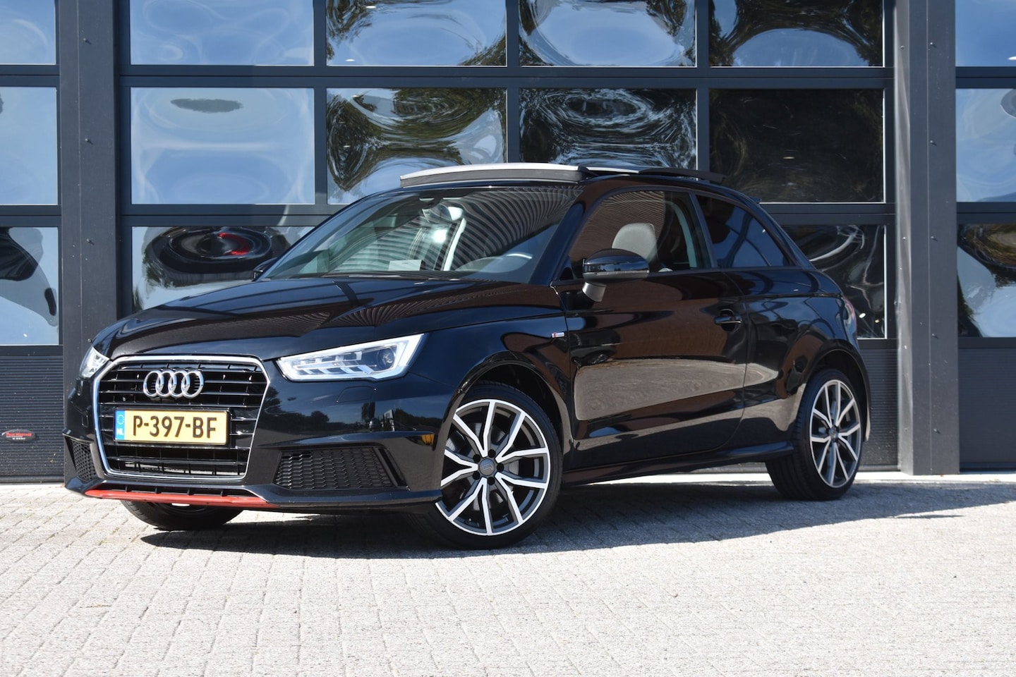 Audi A1 - 1.8 TFSI Sport '16 Xenon Pano Clima Navi Inruil mogelijk - AutoWereld.nl