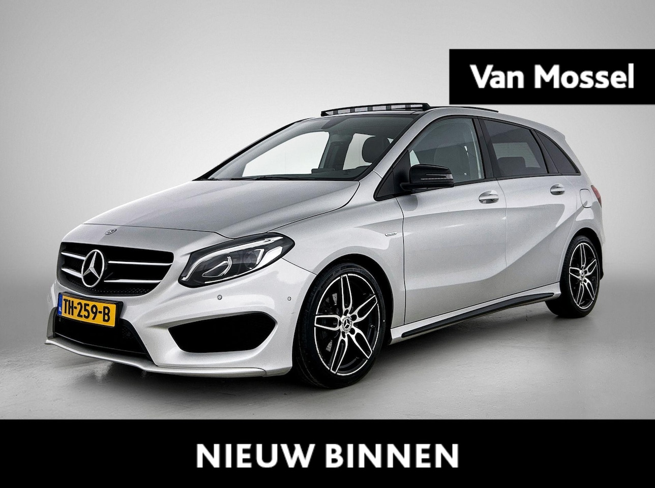Mercedes-Benz B-klasse - 180 | Automaat | Panoramadak | Cruise Control | Lichtmetalen Velgen | - AutoWereld.nl