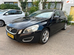 Volvo V60 - 1.6 D2 Summum / Lederen bekleding / Cruise Control