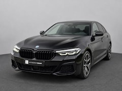 BMW 5-serie - 545e xDrive M-Sport | Trekhaak | 19 inch | Camera | ACC | Carplay | Dealer onderhouden | S