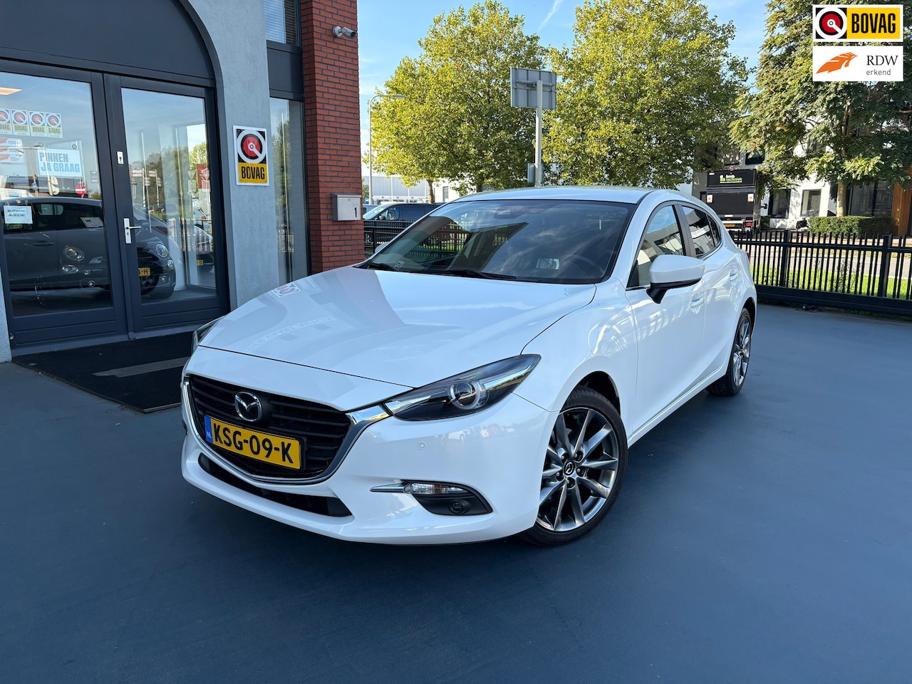 Mazda 3 - 2.0 SkyActiv-G 120 SkyLease GT NAVI CRUISE CONTROL - AutoWereld.nl