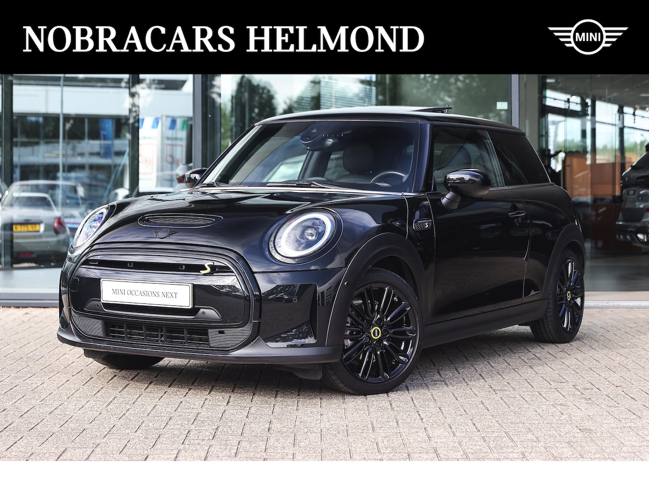 MINI Electric - Yours / Panoramadak / Sportstoelen / Comfort Access / Harman Kardon / Head-Up / LED - AutoWereld.nl