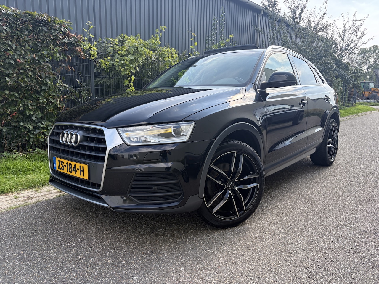 Audi Q3 - 1.4 TFSI CoD Design Pro Line Plus / AUTOMAAT / NAVI / PANORAMADAK / LEER - AutoWereld.nl