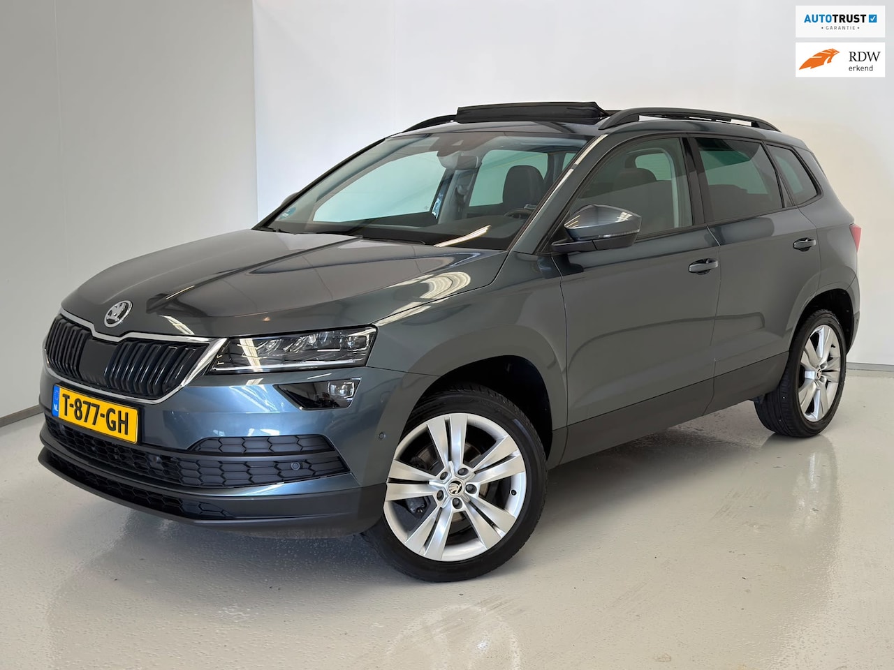 Skoda Karoq - 1.5 TSI ACT Style Business / Pano / Trekhaak / ACC - AutoWereld.nl