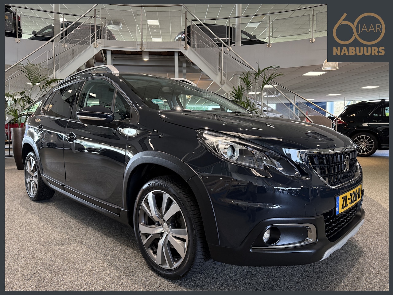 Peugeot 2008 - 1.2 110pk EAT6 BL Allure, NL auto, Trekhaak, Pano, Camera - AutoWereld.nl