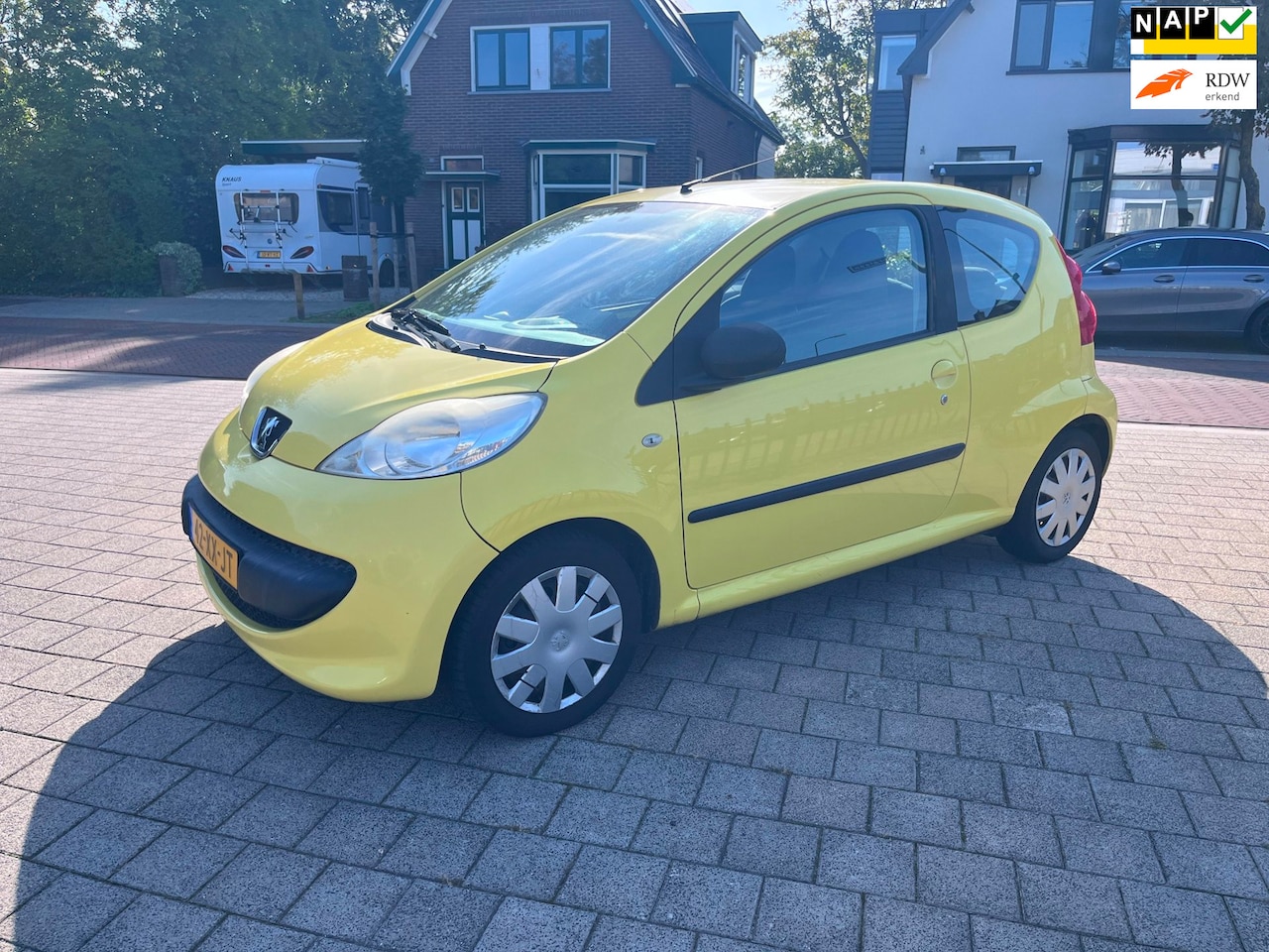 Peugeot 107 - 1.0-12V XS Airco Automaat Apple Carplay APK Goede Auto - AutoWereld.nl
