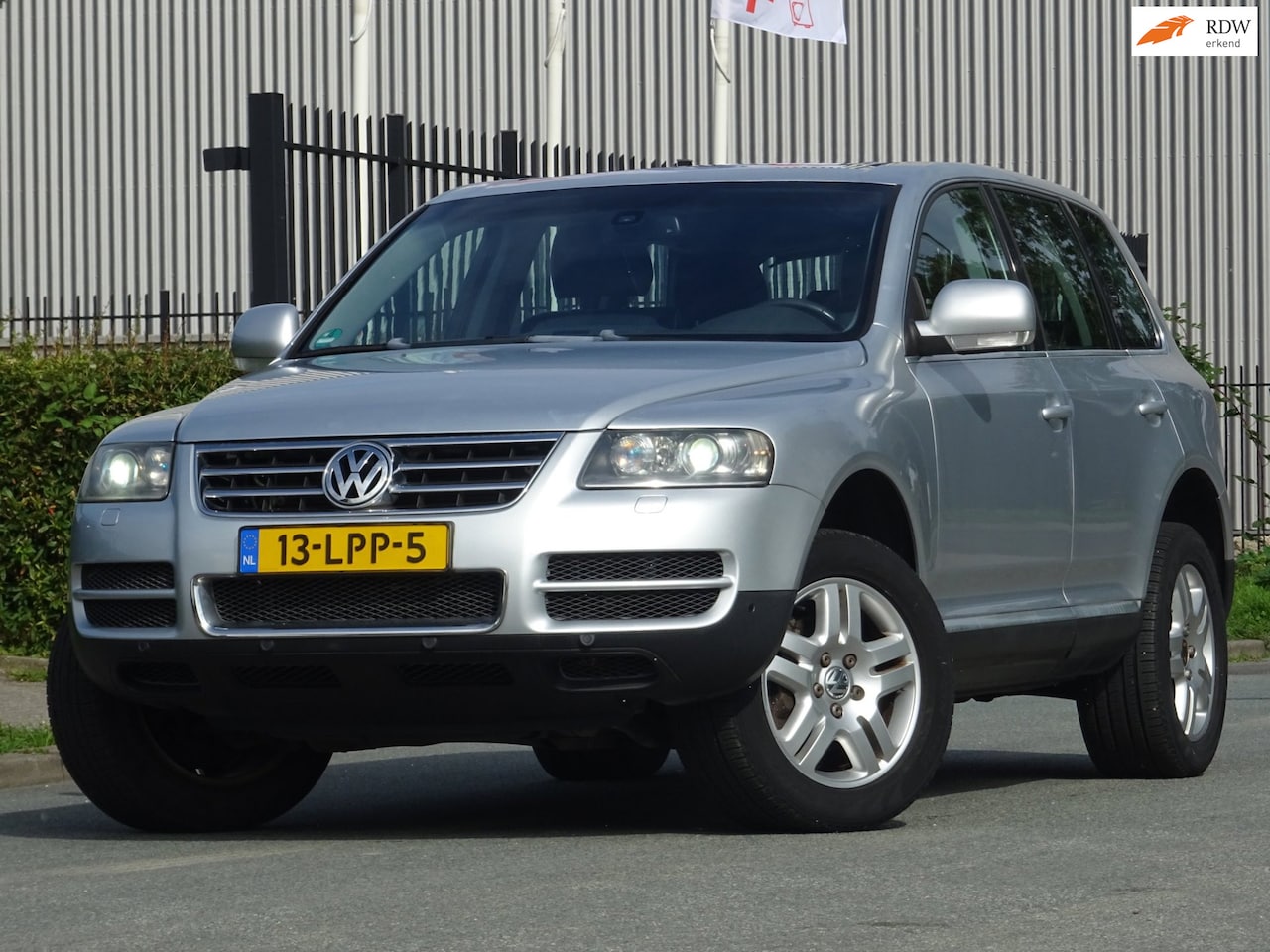 Volkswagen Touareg - 3.6 V6 AUTOMAAT LEER/NAVI/DAK/XENON/PDC - AutoWereld.nl