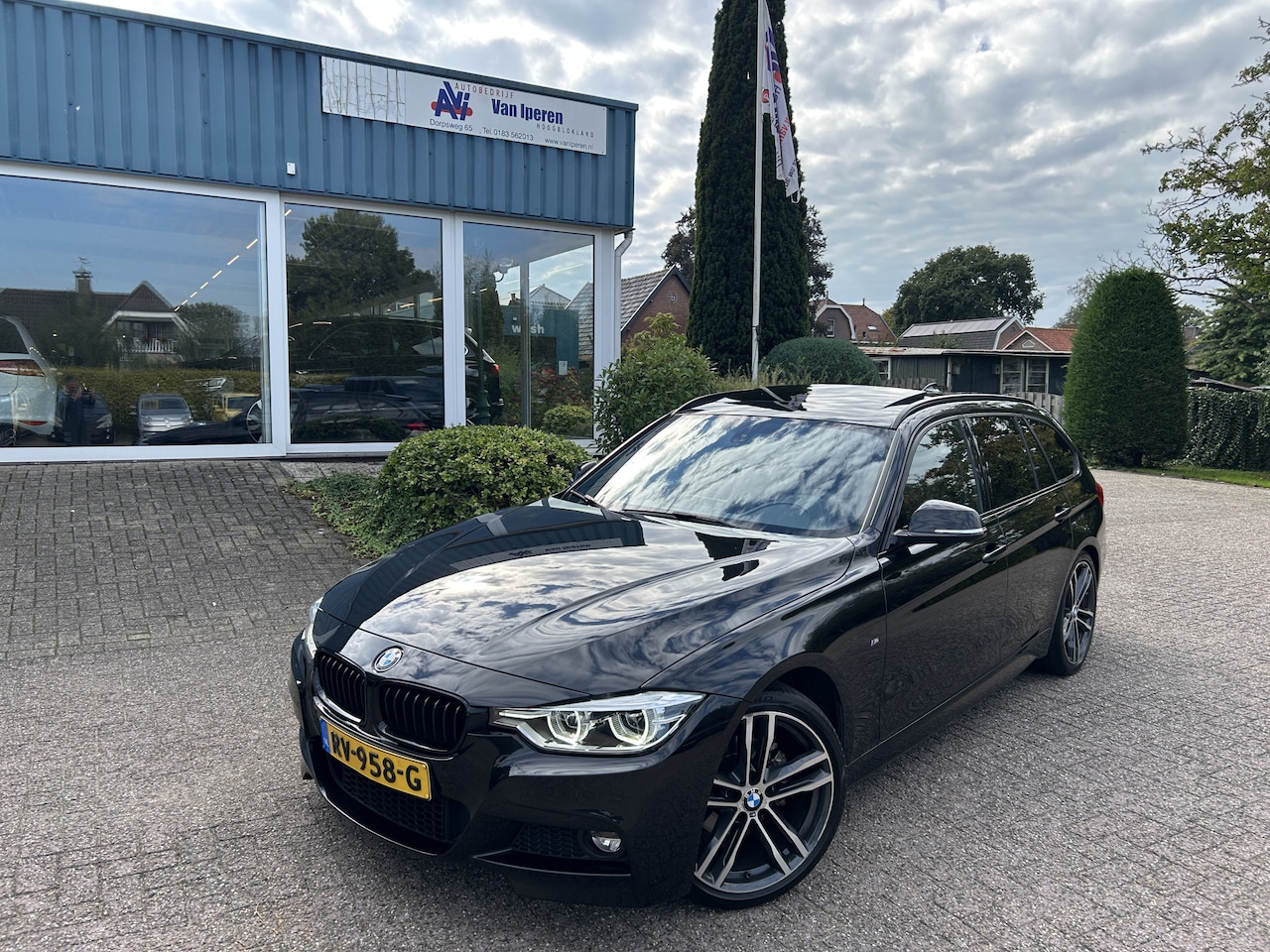 BMW 3-serie Touring - 320i High Executive M-Sport - AutoWereld.nl
